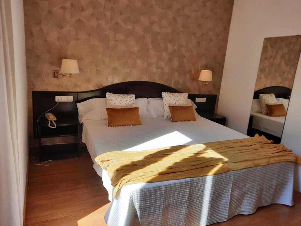 Hotel Villa De Biar Shc Esterno foto