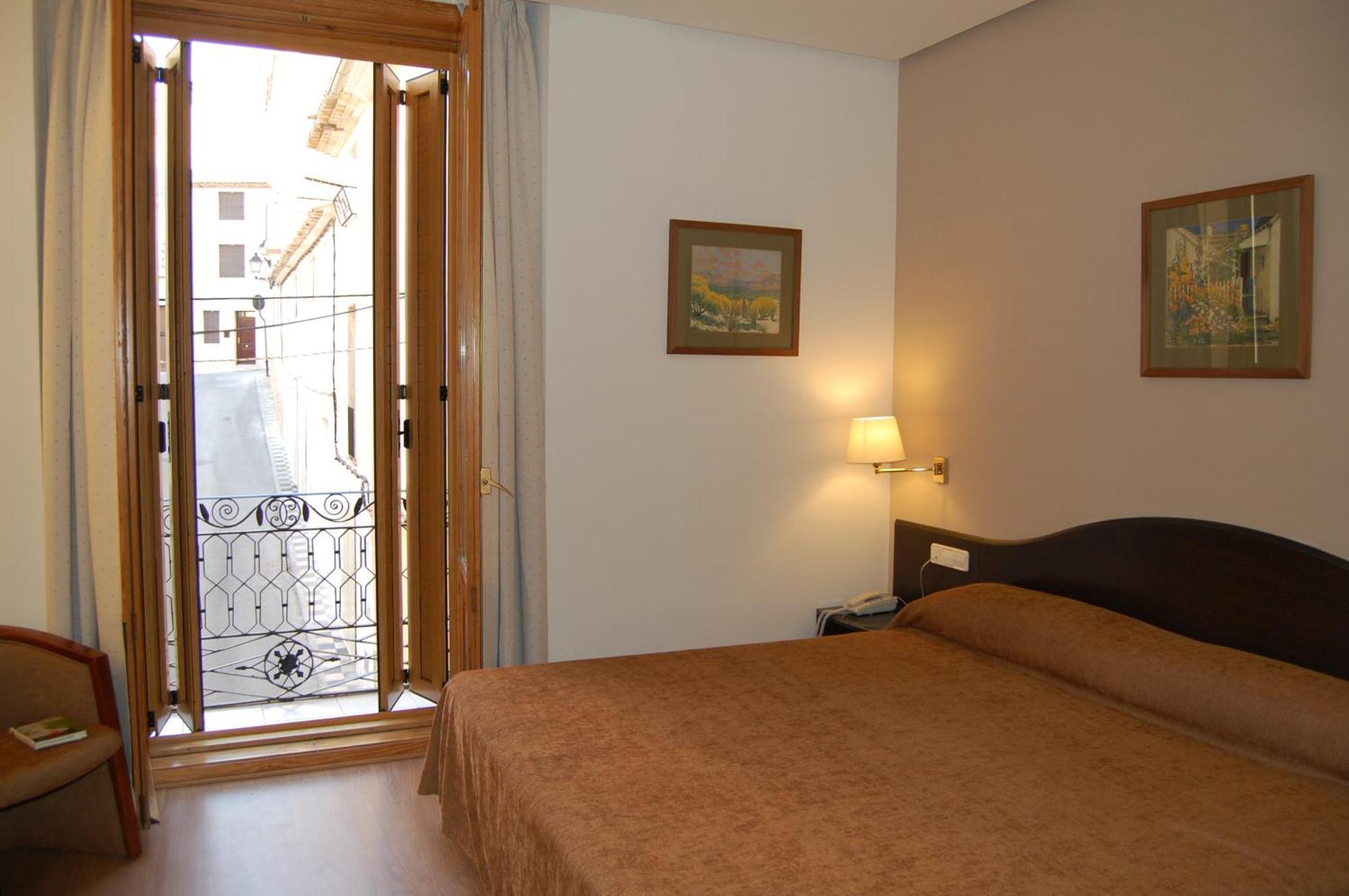 Hotel Villa De Biar Shc Esterno foto
